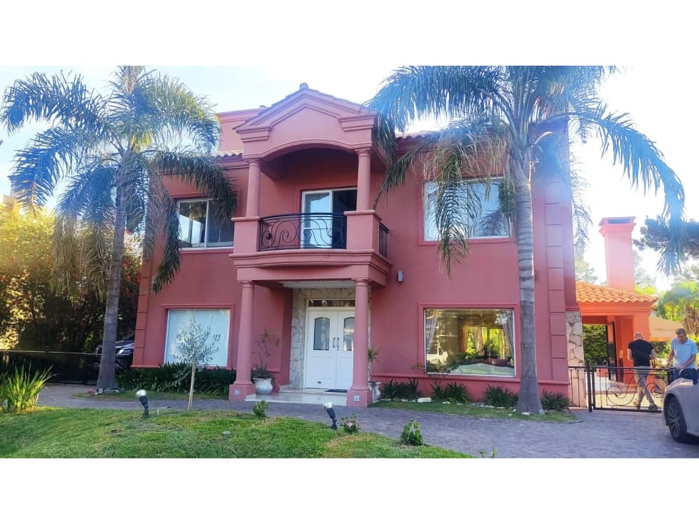 CASA EN BARRIO CERRADO CAMPOS DE ALVAREZ - 1
