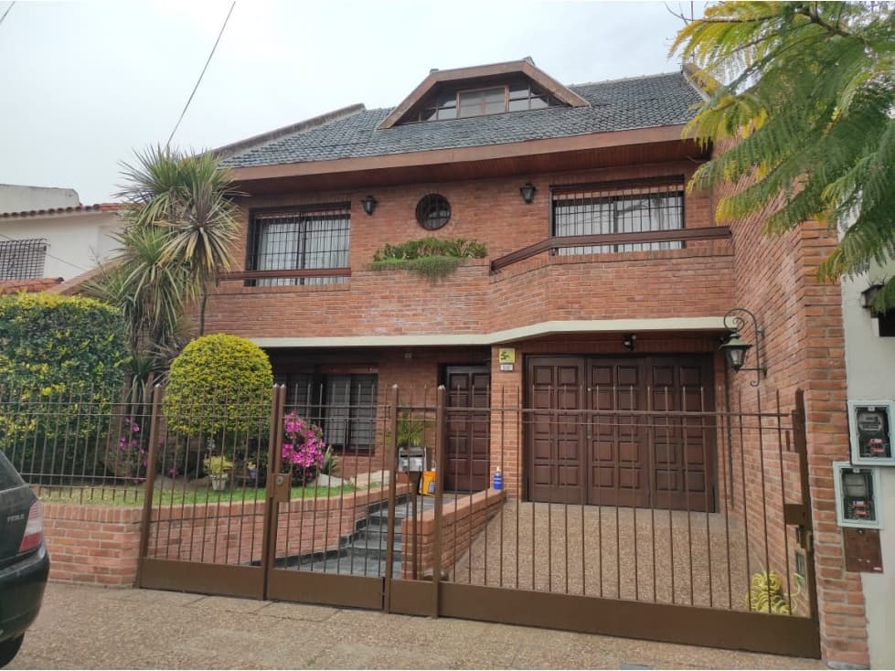 CASA EN VENTA EN RAMOS MEJIA SUR!! - 1