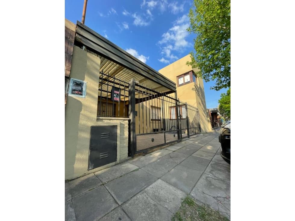 EXCELENTE UBICACION!!! CASTELAR SUR - 1