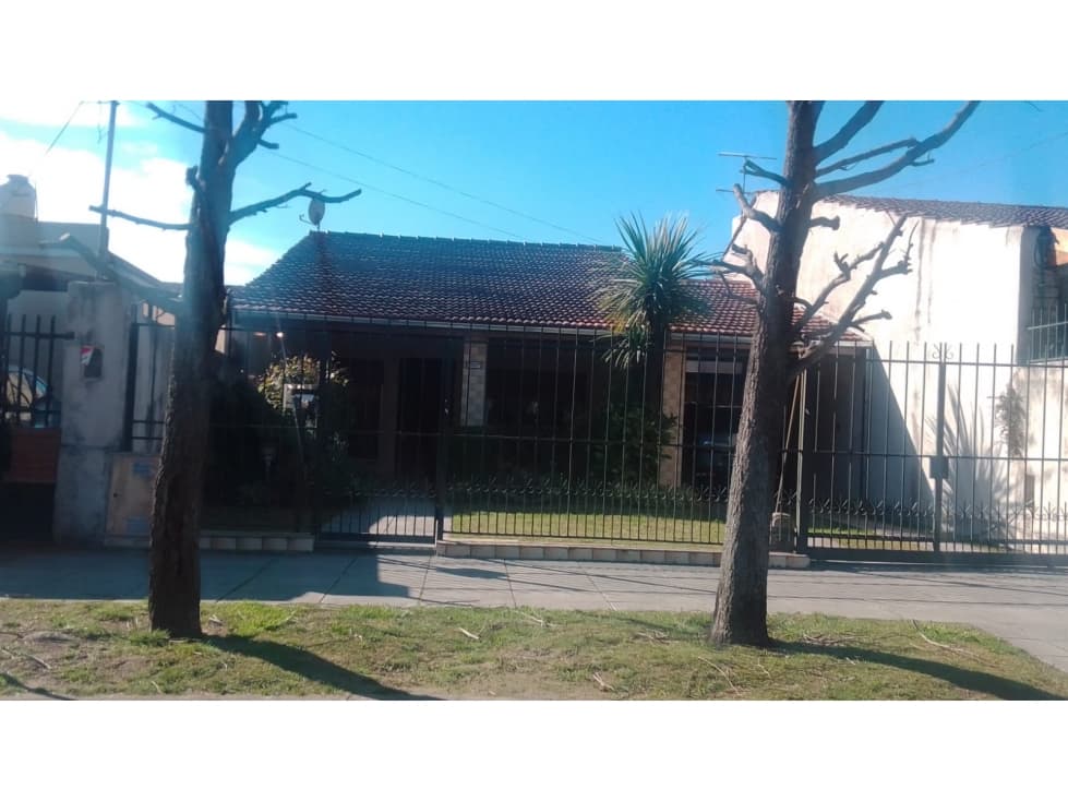 PROPIEDAD EN CASTELAR NORTE!!!! - 1