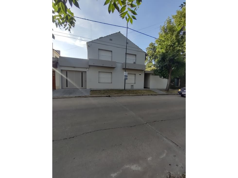 CASA CENTRICA EN VENTA - 1