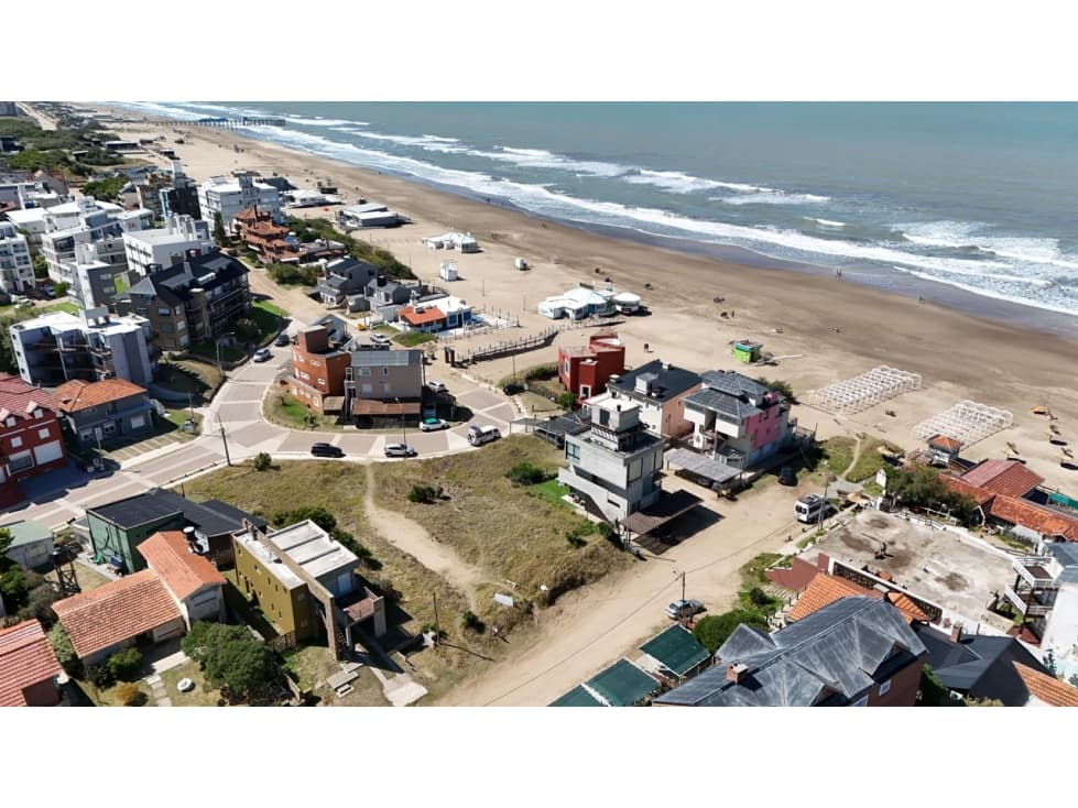 Venta dos lotes multifamiliares hoteleros . Mar de Ostende - 1