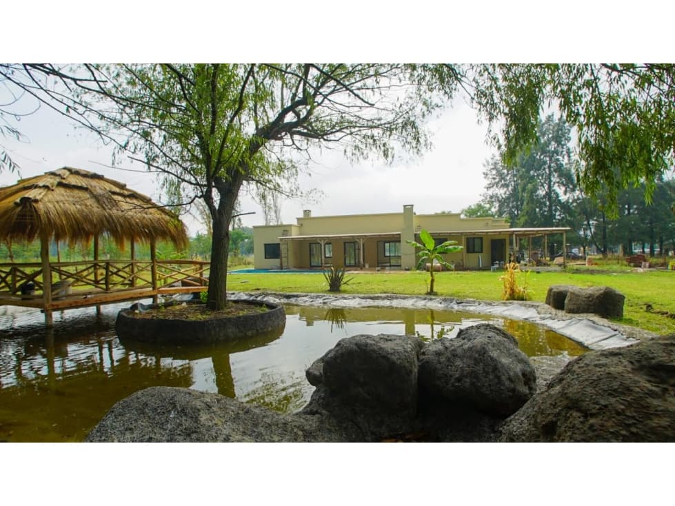 Casa a Estrenar en Barrio Priv. Lote de 2300 m² - Exalt. de La Cruz - 1