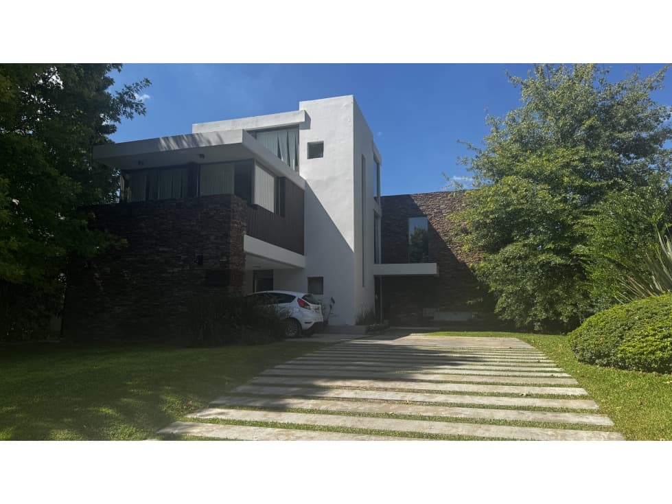 Venta de Casa en barrio privado Las Lomas, Haras Santa Maria. Escobar - 1