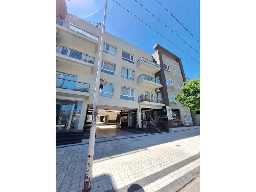 Departamento Av. Rivadavia -2 dorm - 1