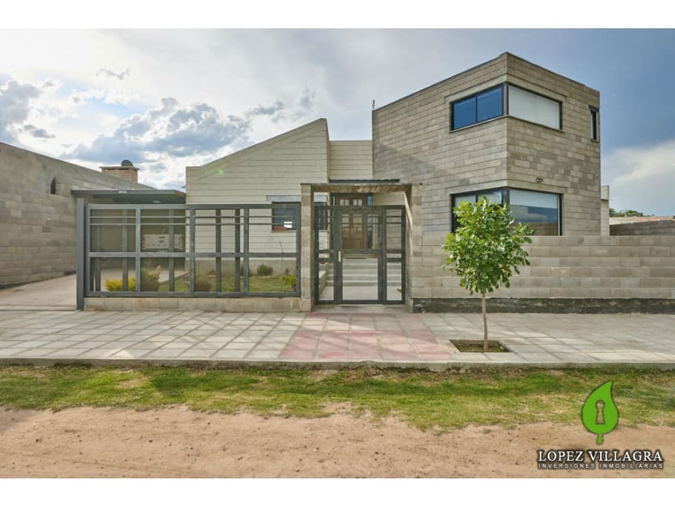 Muy linda casa en la Ciudad de Fernández, Santiago del Estero - 1