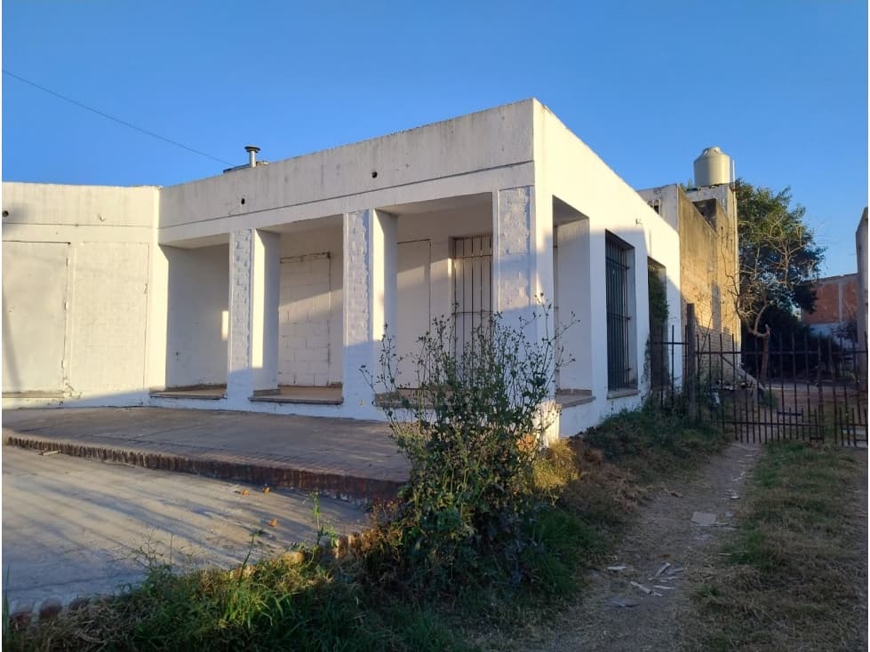 Amplio Local Comercial en Villa Allende, Córdoba - 1