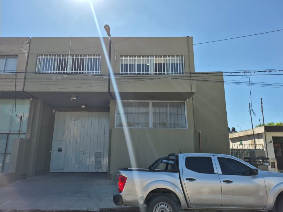 VENTA IMPORTANTE GALPÓN EN BªJARDÍN - 1