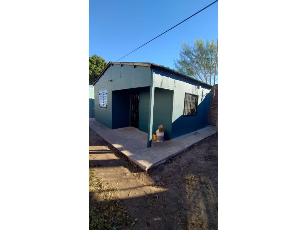 Casa un dormitorio. Cochera. - 1