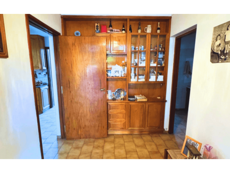 Casa 3 Dormitorios con quincho y cochera | Av. Granaderos - 1