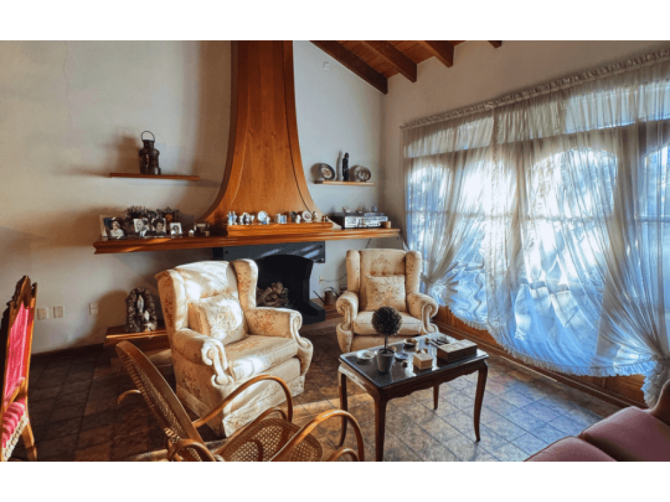 VENTA CASA CÉNTRICA | AV. 9 DE JULIO - 1