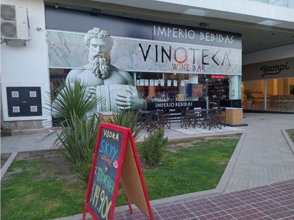 En venta fondo de comercio Vinoteca & Win bar - 1