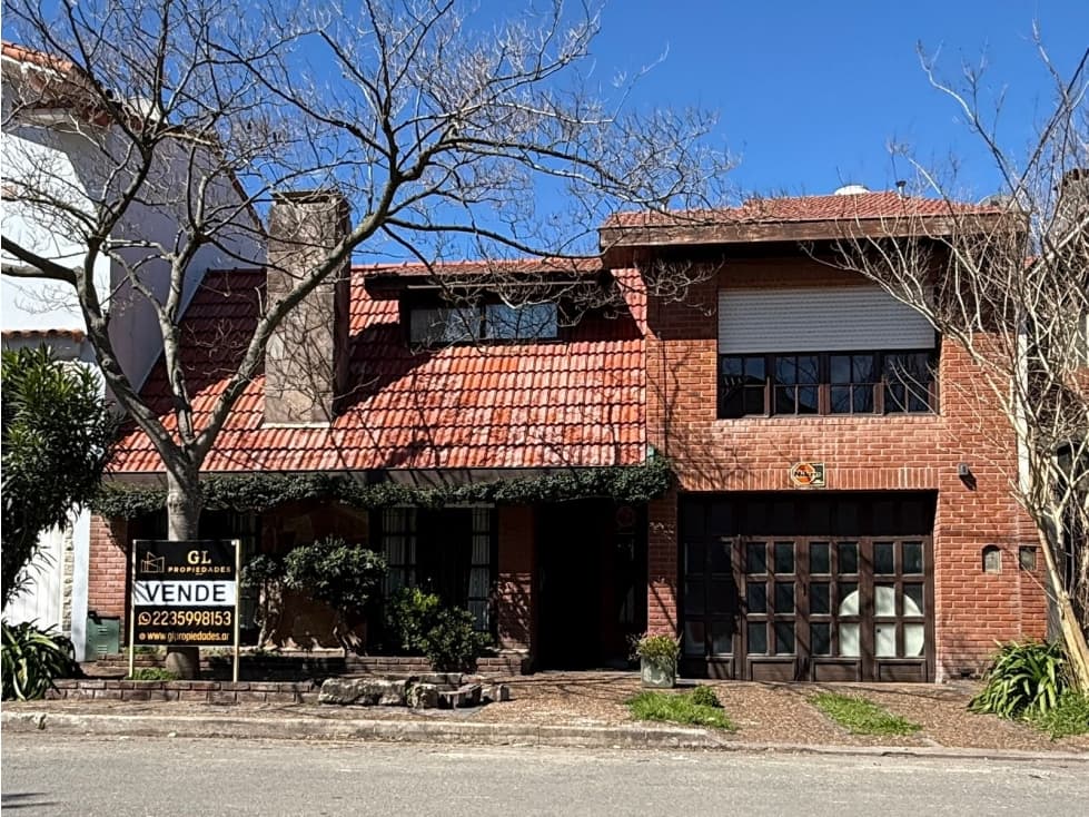 Chalet 6 ambientes - 1