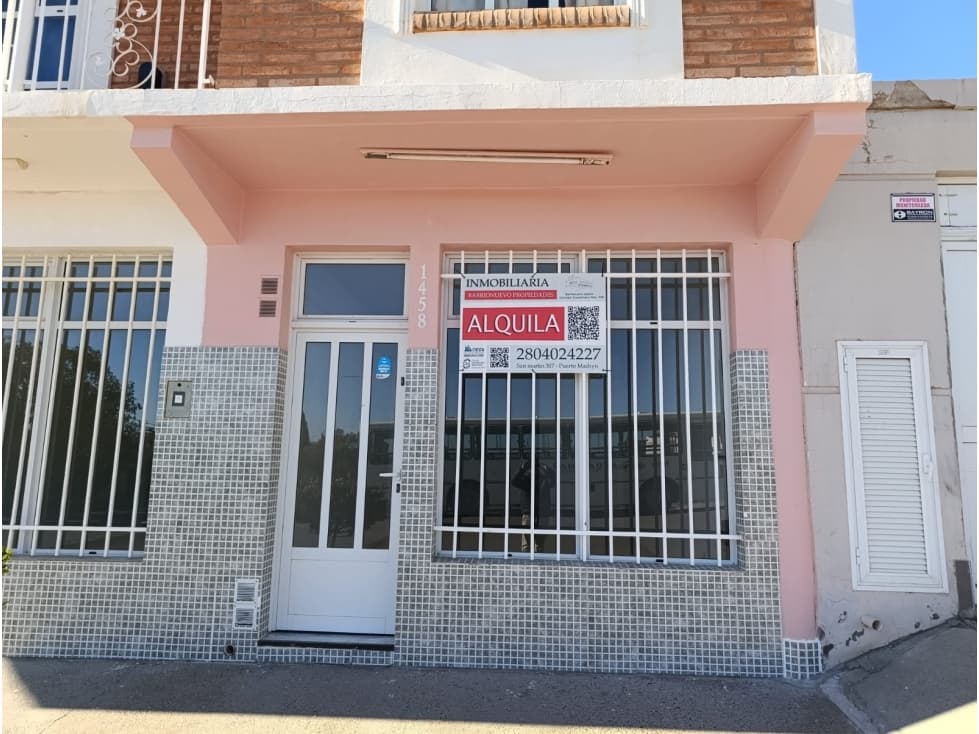 Se alquila Local comercial, sobre calle España al 1458, $650.000 pesos - 1