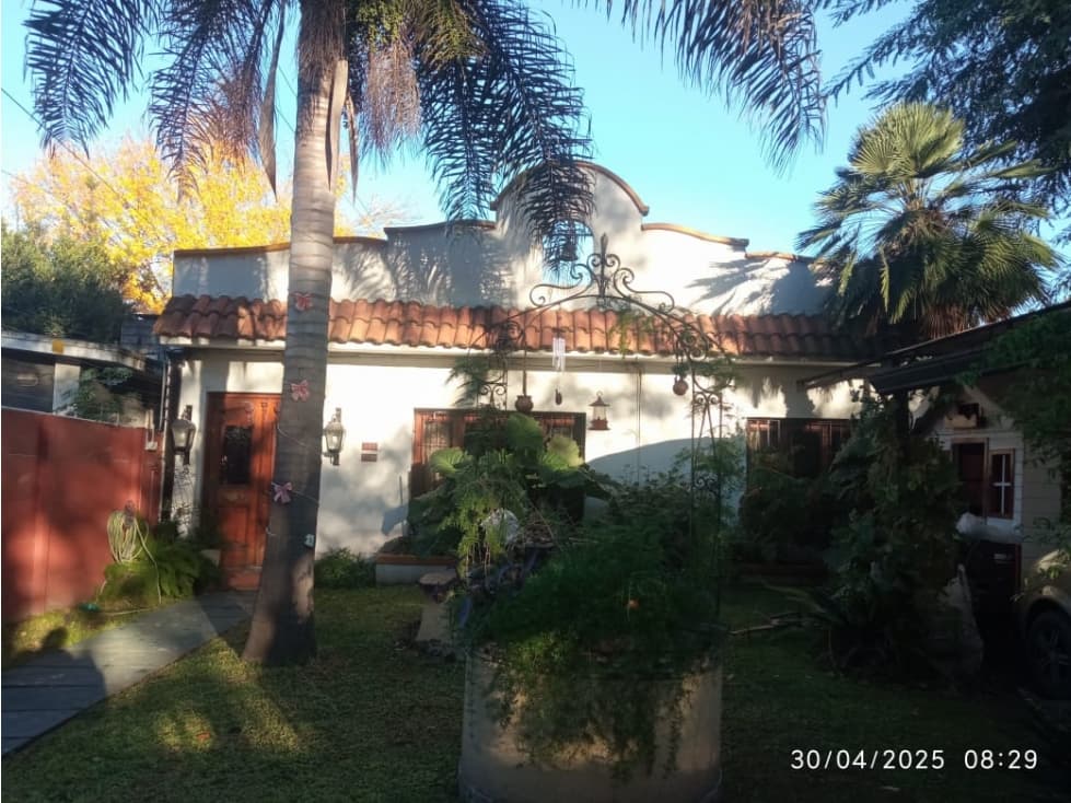 EN VENTA CASA Ubicada en Florencio Varela Centro - 1