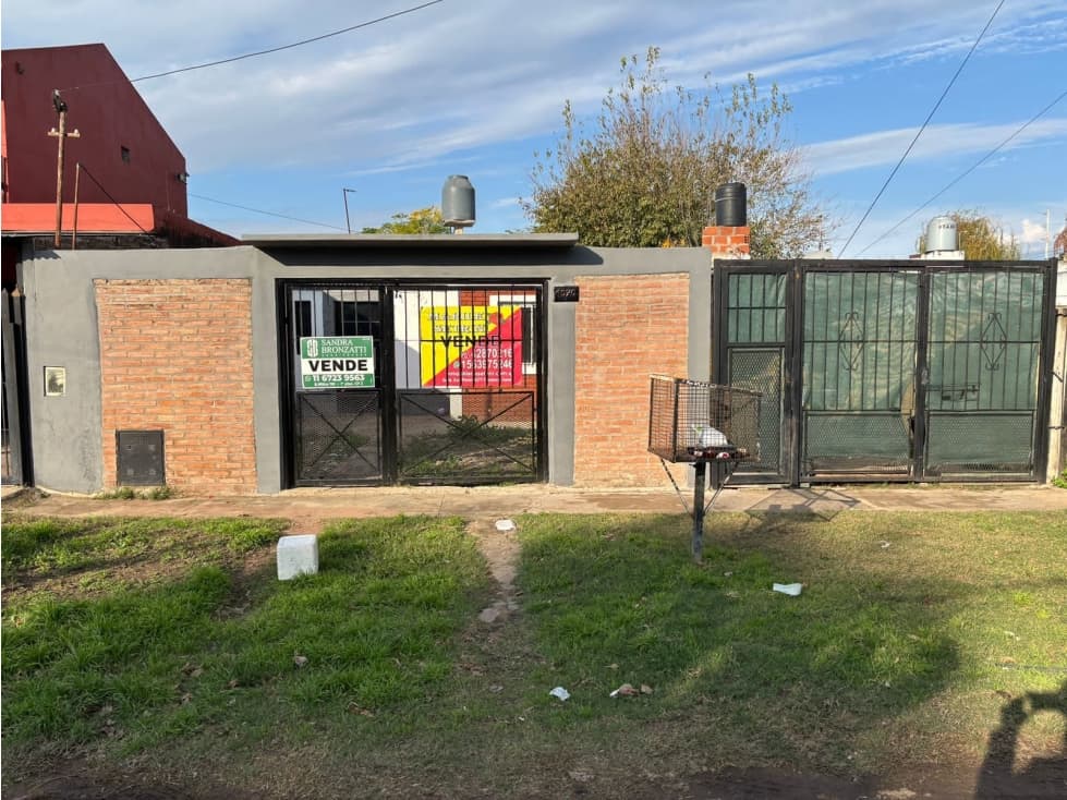 2 PROPIEDADES EN VENTA VILLA MONICA - 1