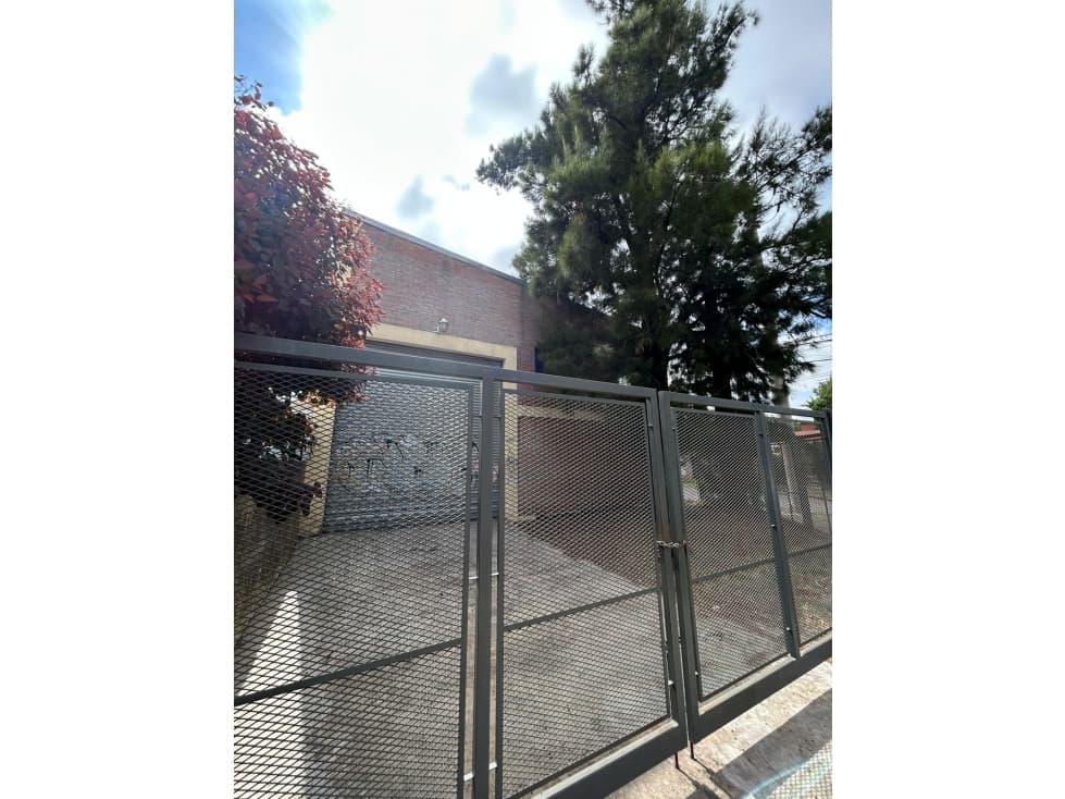 Impecable Galpón en venta zona industrial de Ituzaingó Norte - 1