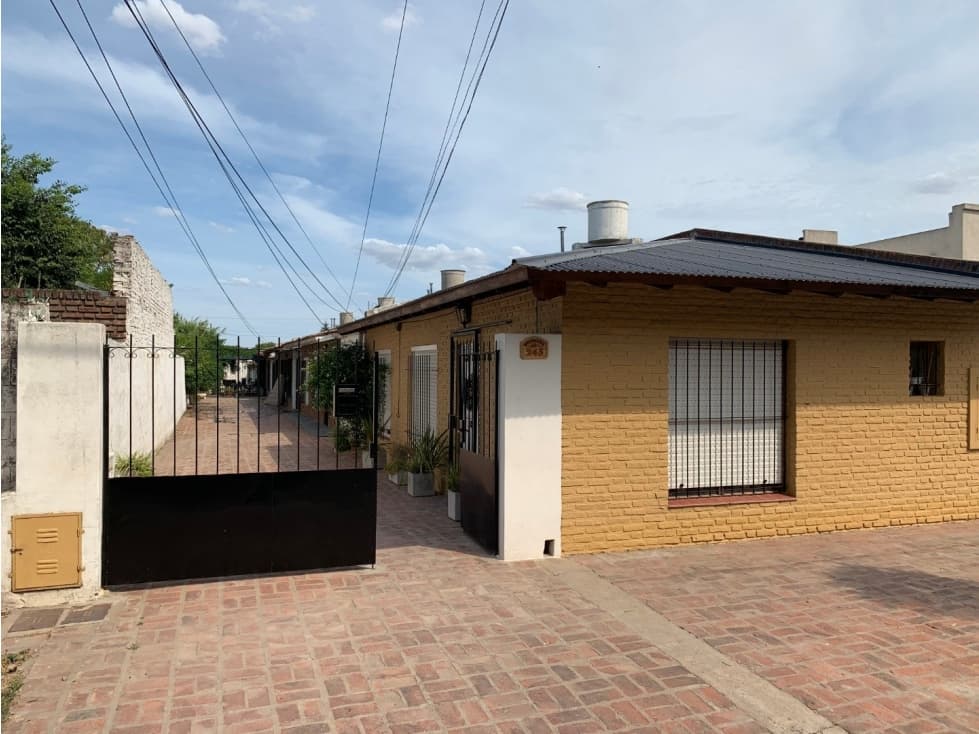 GRAN INVERSION!!!! Casa tipo depto. 2 dormit. c/garage, etc. - 1