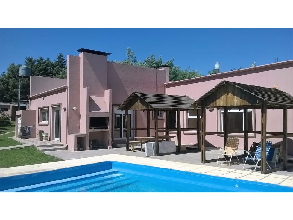 Gran casa en Loma de Campano de Tres Arroyos! - 1