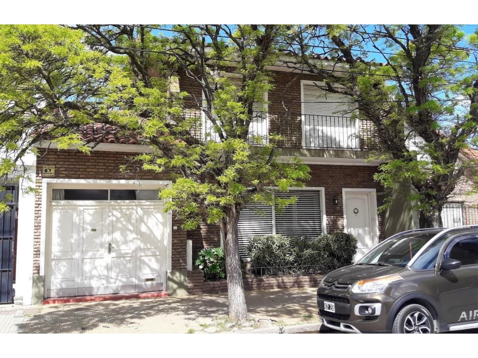 GRAN CASA CENTRICA DE ESTILO SEÑORIAL! - UNICA - - 1