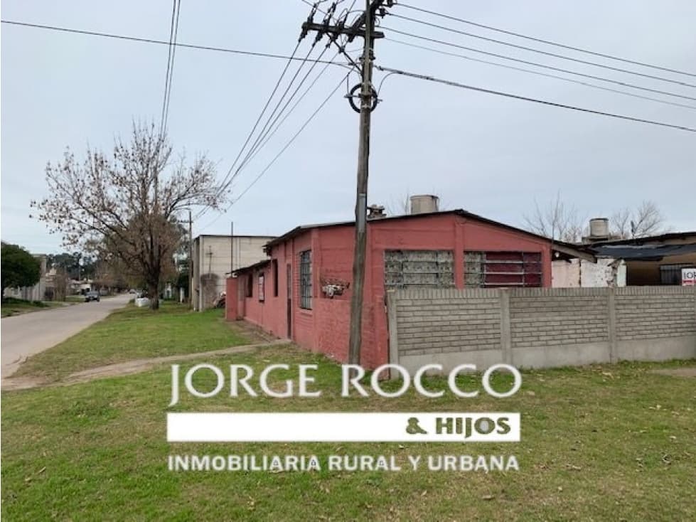 Casa a demoler o refaccionar, ideal para deptos. o locales - Brandsen - 1