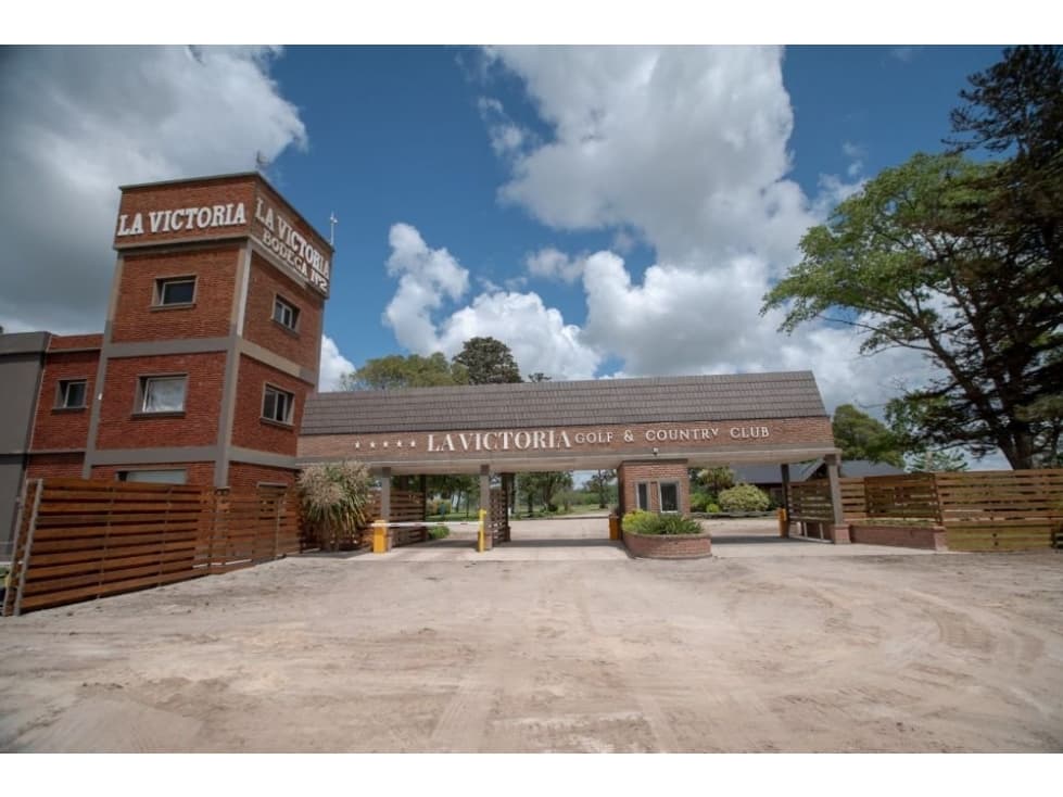 LA VICTORIA COUNTRY CLUB- LOTES CON REVOLEO - 1