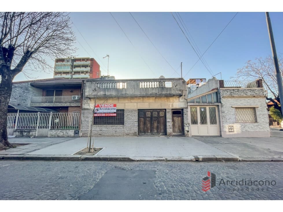 VENTA CASA CON COCHERA A DEMOLER/ LOTE, SAYOS 5400, VILLA LUGANO - 1