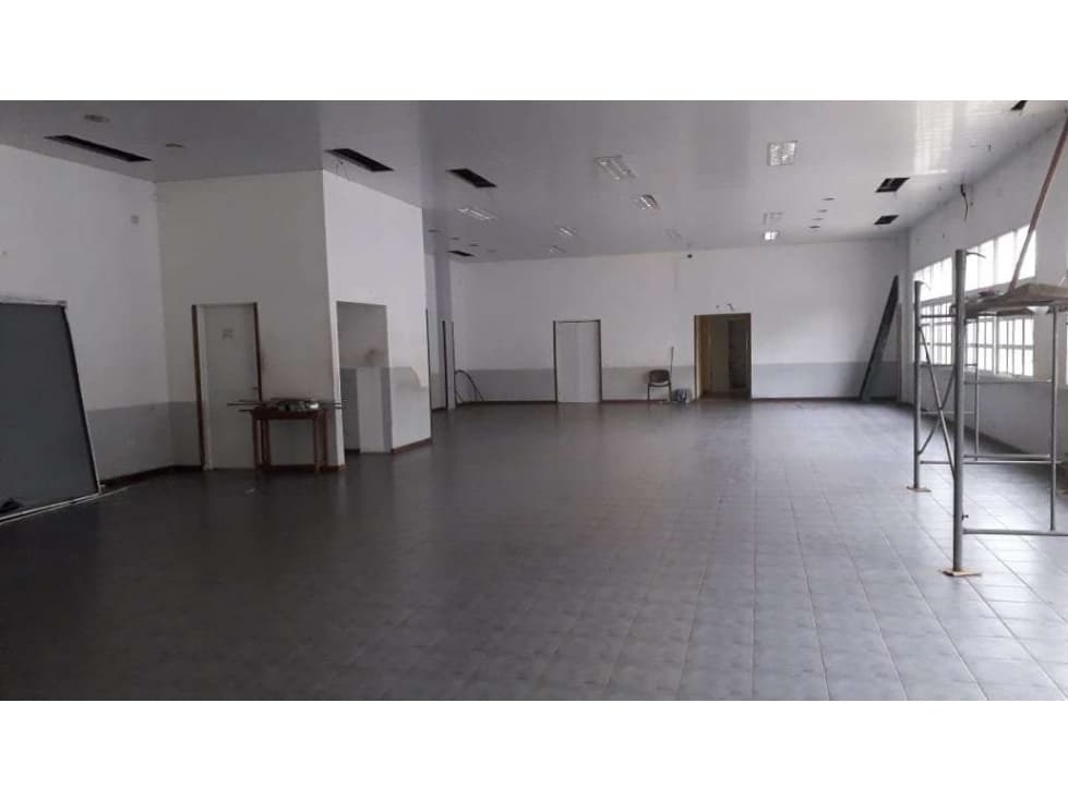 VENDO LOCAL COMERCIAL POR AV URUGUAY (POSADAS-MISIONES) - 1