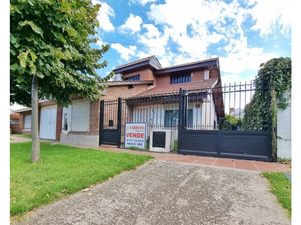 Chalet en PH 3 ambientes con entrada p/ autos - Soler y C. de Dolores - 1