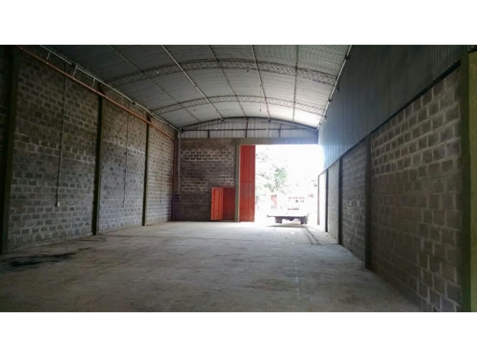 galpón sobre av. Lavalle - 1