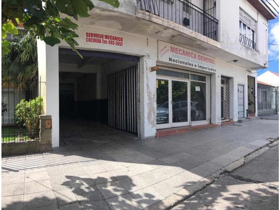 Local y cochera 10x43- Larrea y Santa Fe - 1