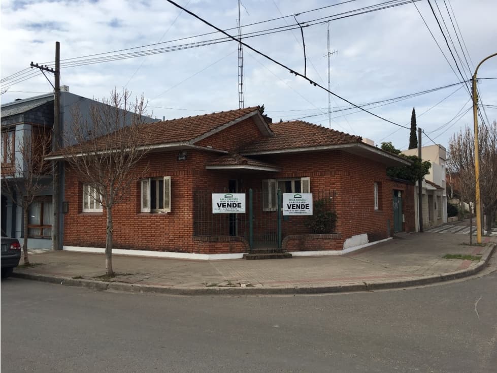 Esquina en Barrio Residencial - 1