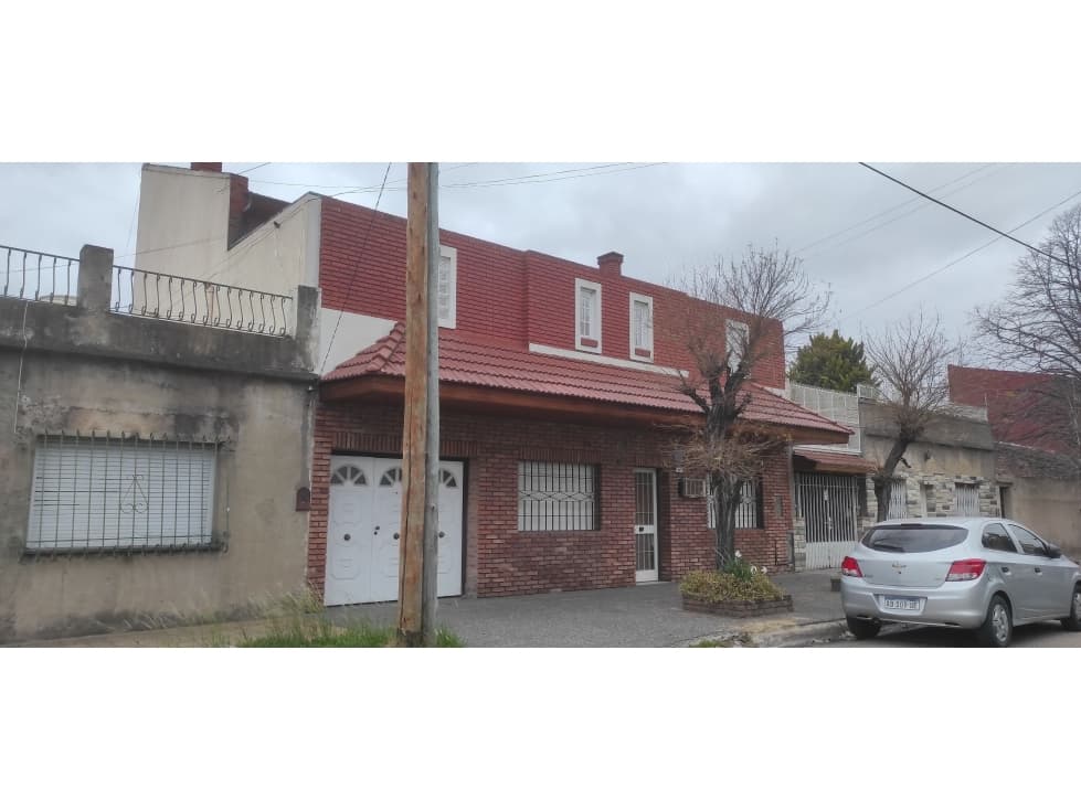 Venta casa 6 AMB de en 2 PLTA en ramos mejia zona colegio Don Bosco - 1