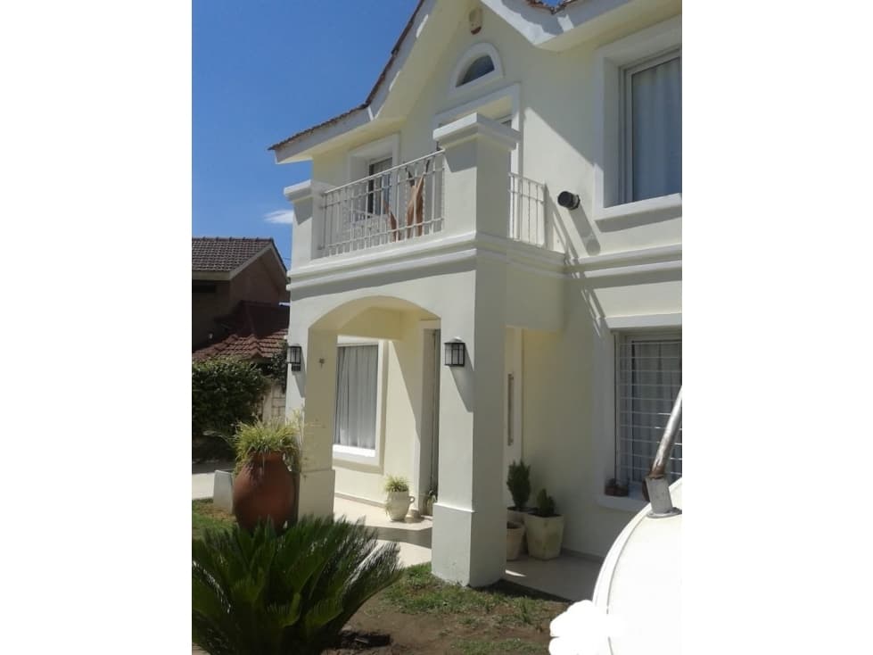 VENDO ESPECTACULAR CHALET ESTILO CALIFORNIANO a metros de la costanera - 1