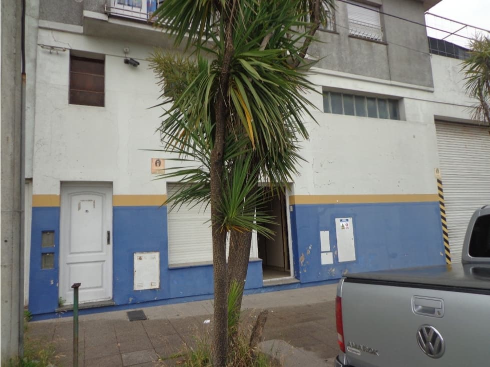 Excelente galpón con cámaras de frio en Distrito Ie - 1