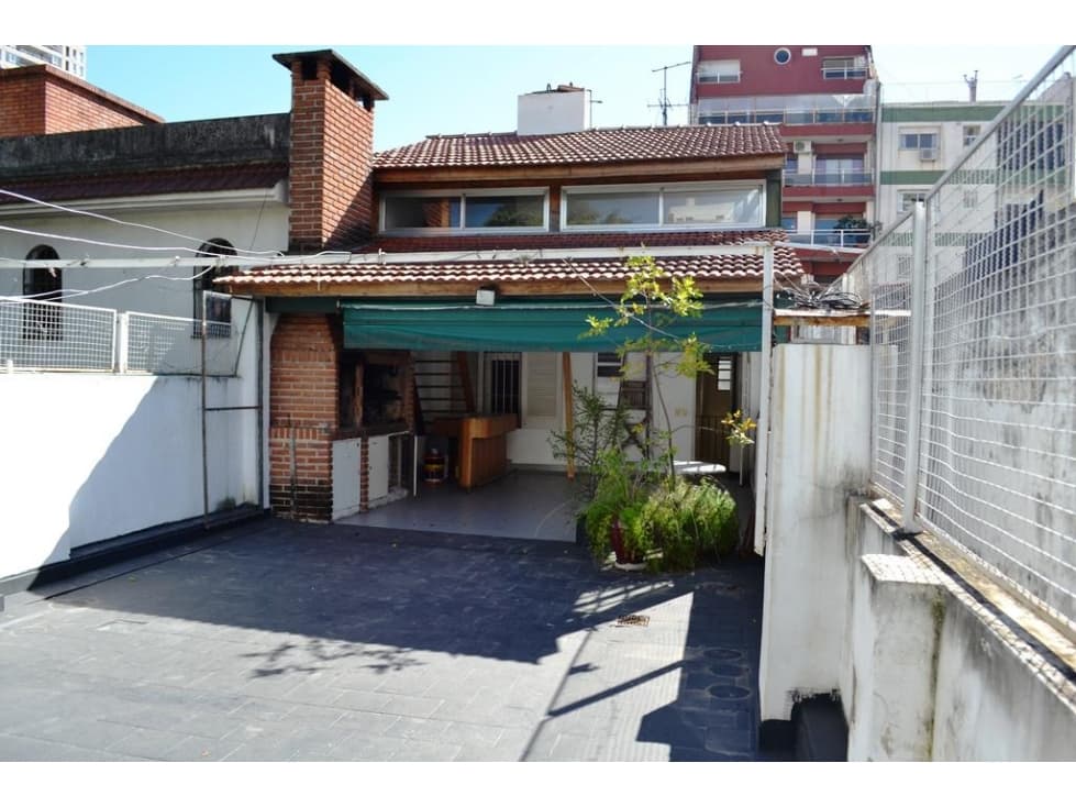 Unico! PH de 8 Ambientes + Quincho + Terraza y Jardin. - 1