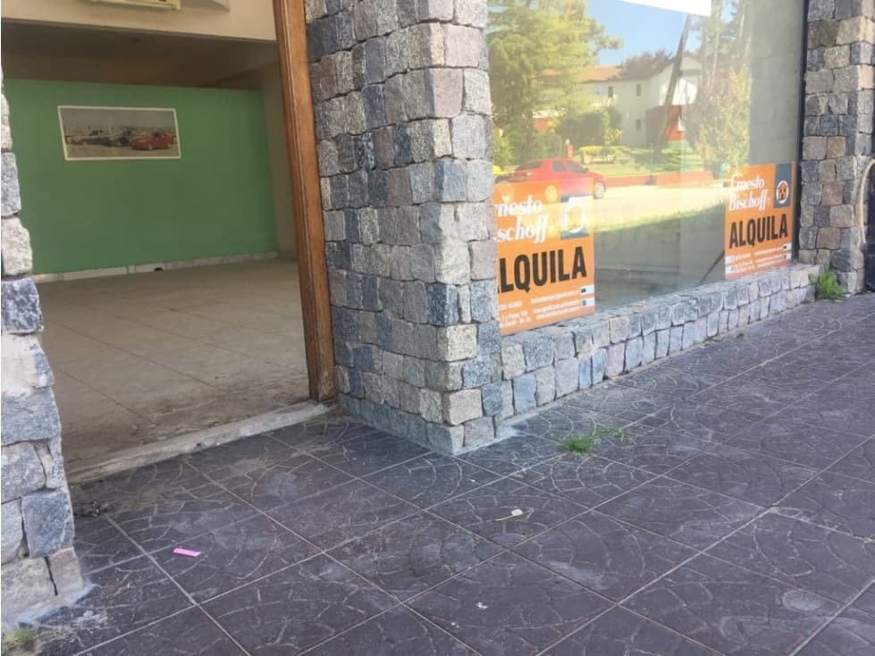 LOCAL EN VENTA, SOBRE AVENIDA BS AS! - 1