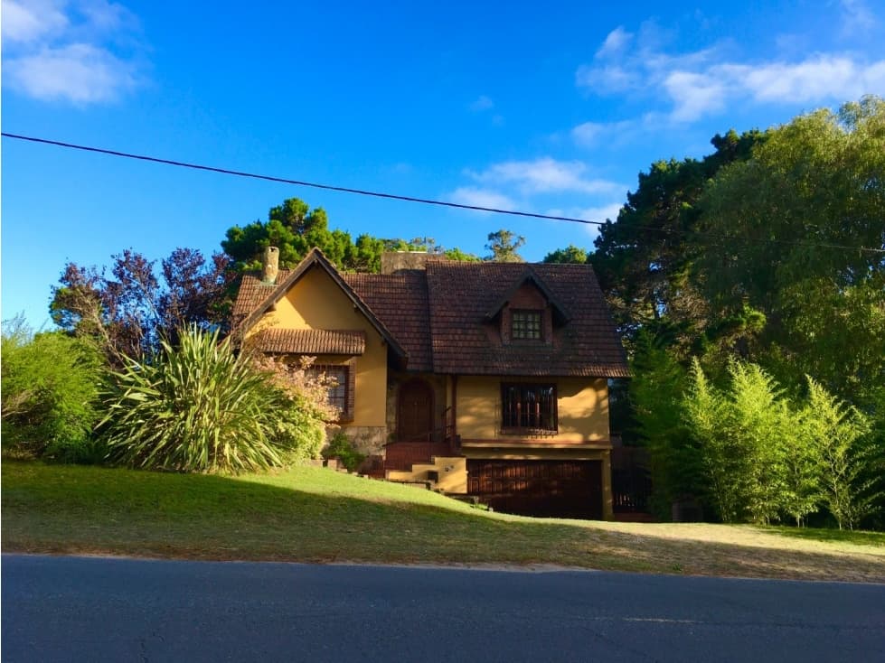 Casa en Valeria del Mar. 3 dorm. 2 pisos. Excelente Rentabilidad - 1