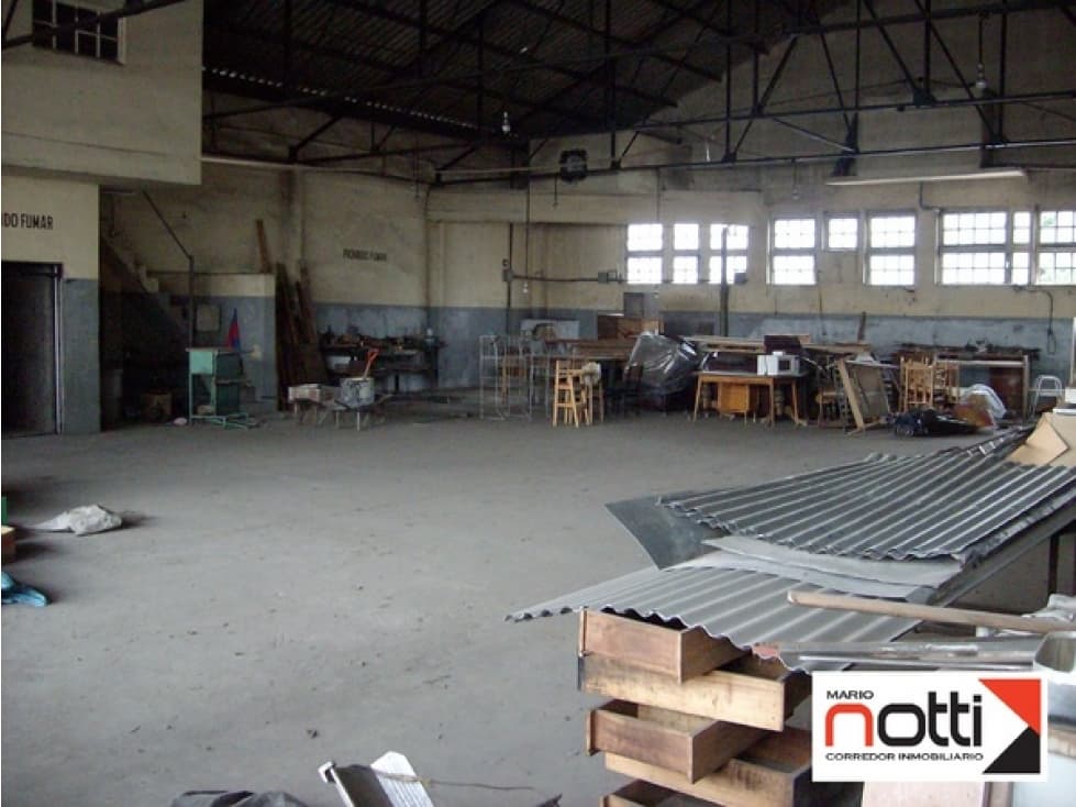 GALPON CON LOCALES EXCELENTE UBICACIÓN 17 X 39 - 1