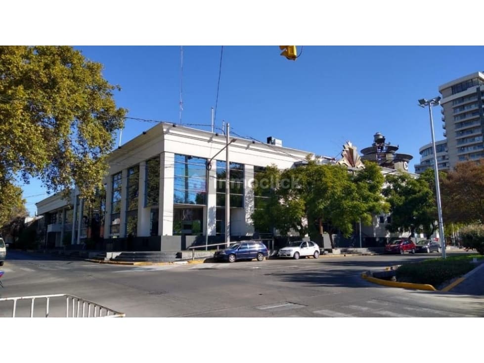 Esquina frente al Casino de Mendoza - 1