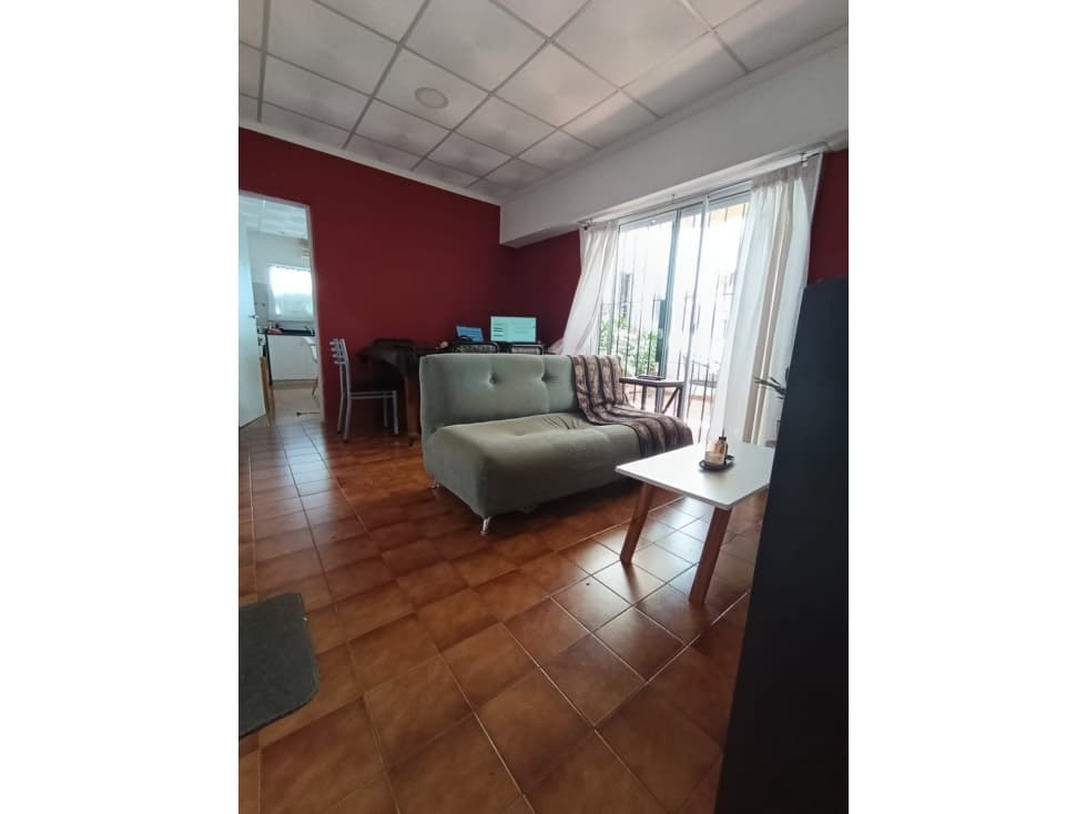 VENTA EN LA PLATA - DEPARTAMENTO DE DOS DORMITORIOS - 1