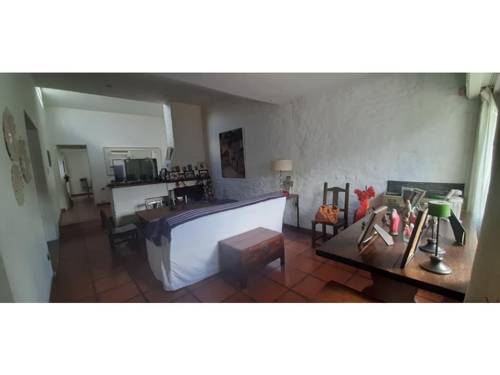 casa en zona residencial semicentrica - 1