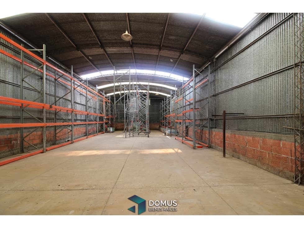 VENTA GALPON EN PARQUE INDUSTRIAL - 1