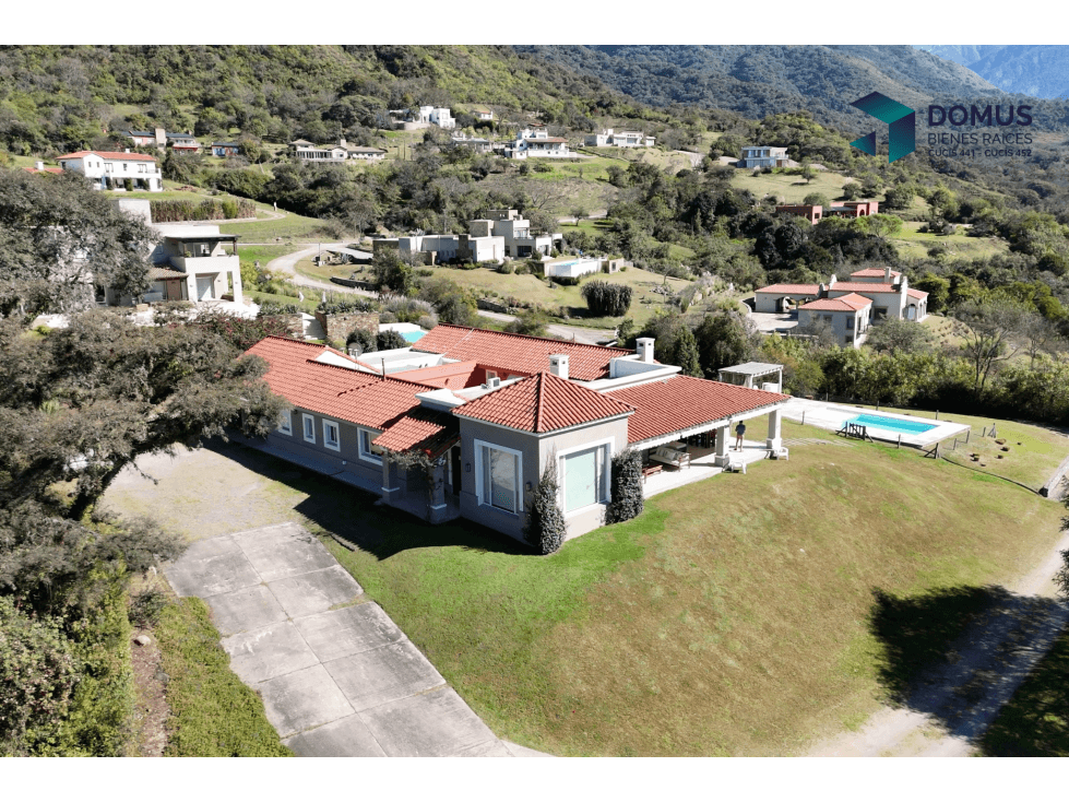 VENTA EXCLUSIVA CASA EN LA HOYADA DE CASTELLANOS CLUB DE CAMPO - 1