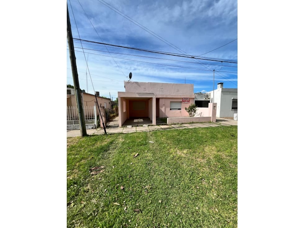 Se vende Casa en Maria Grande sobre Av. Argentina - 1