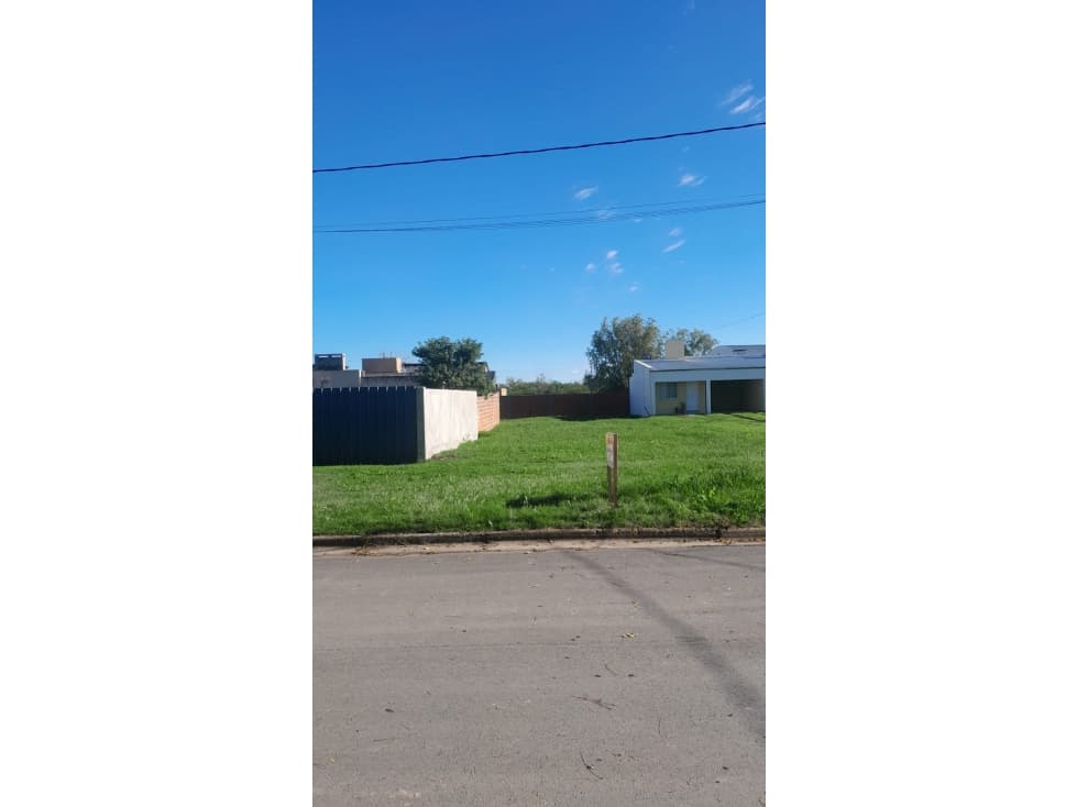 Se vende Terreno en Viale, Entre Rios de 10x30 - 1