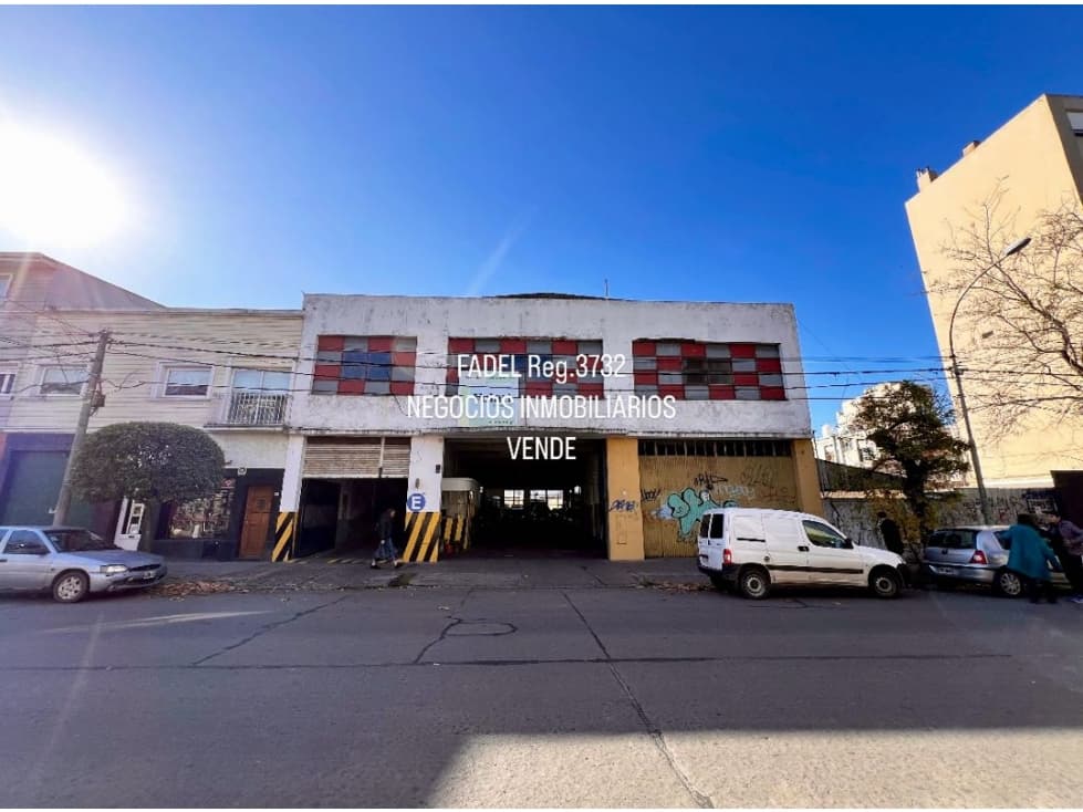 Belgrano y Dorrego Cochera en 2 plantas Zonificación: R2 - 1