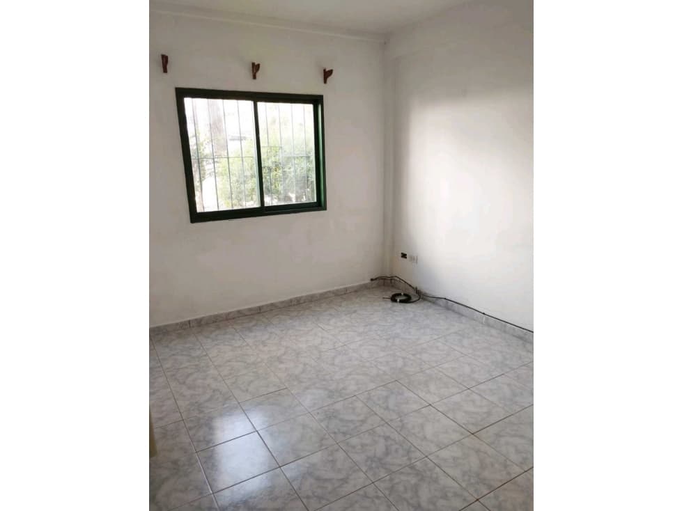 Calle 141 entre 58 y 59 - Departamento en Venta - 1