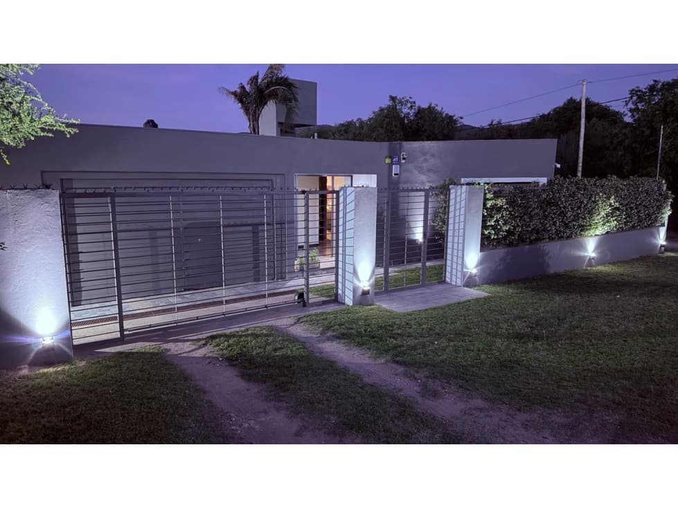 Casa a la venta -preciosa ! - 1