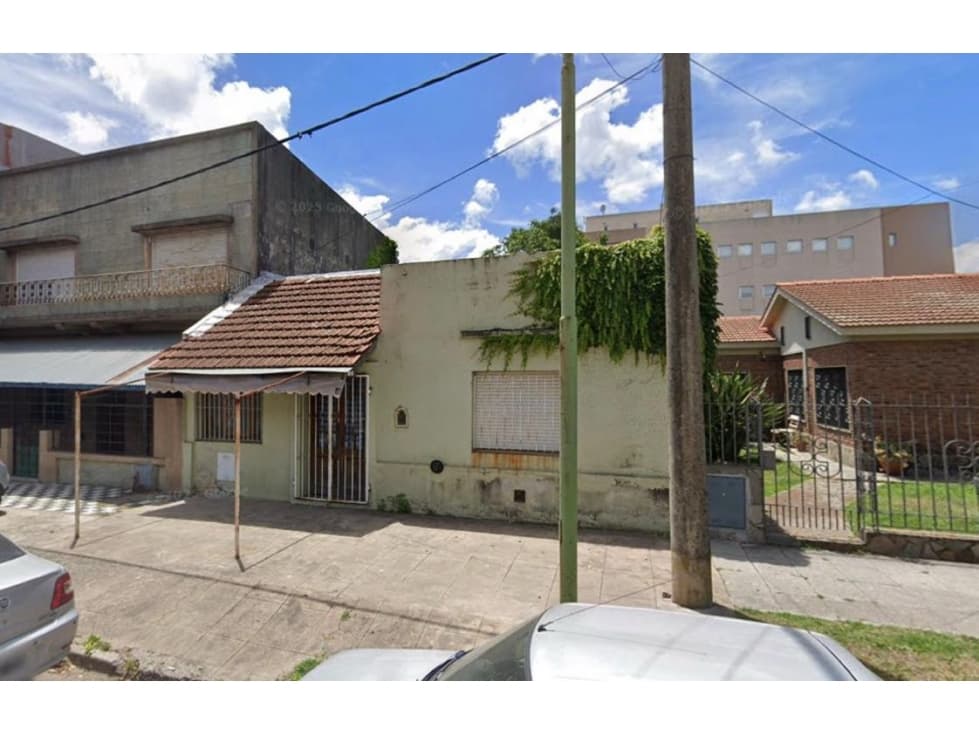 Casa a refaccionar a la venta - 1